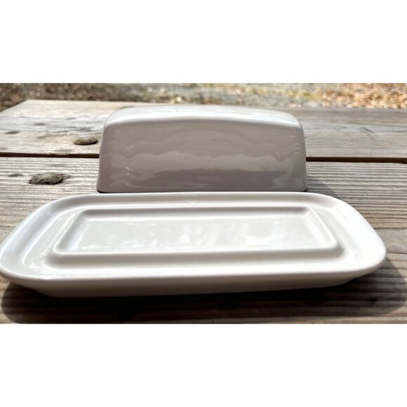 Pfaltzgraff Gazebo White Stoneware Covered Butter Dish - Picture 5 of 13